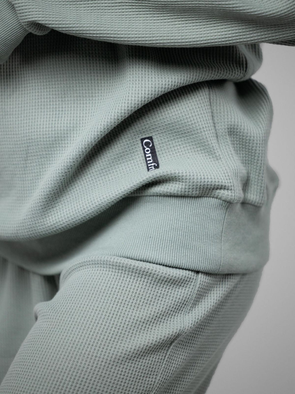 Sage Green / F
